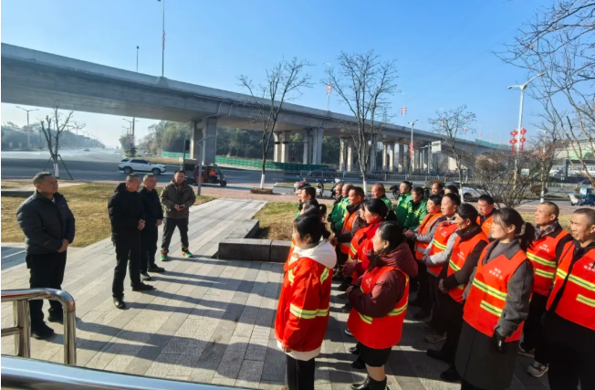 王輝德、余良光分別走訪(fǎng)慰問(wèn)一線(xiàn)干部職工并檢查安全生產(chǎn)工作
